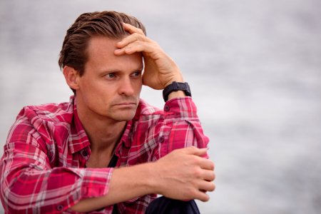 Photo Of Man Wearing Pink Sport Shirt photo