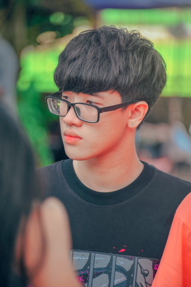 Man Wearing Black Crew-neck Shirt