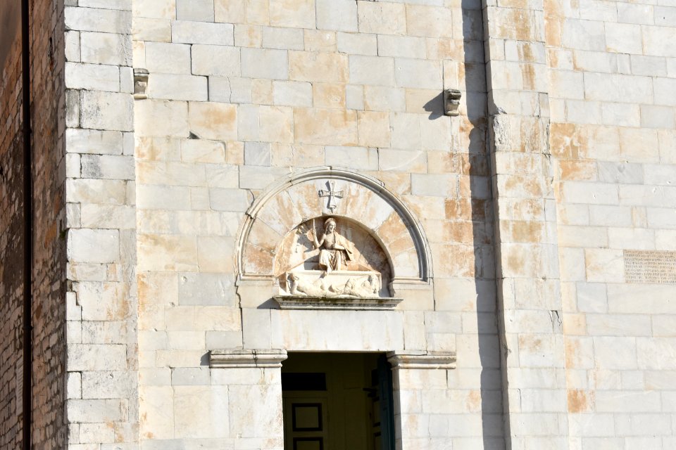 Wall Building Arch Facade