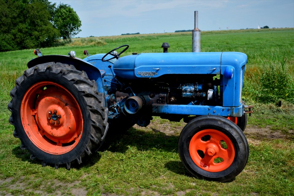 Tractor Agricultural Machinery Vehicle Motor Vehicle