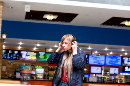 Girl Supermarket Retail