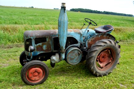 Tractor Agricultural Machinery Motor Vehicle Vehicle photo