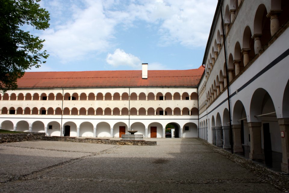 Historic Site Building Arch Palace