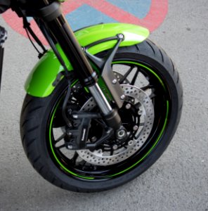 Motor Vehicle Wheel Spoke Tire