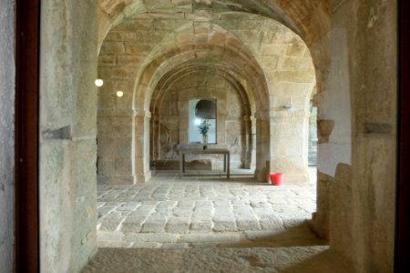 Arch Structure Historic Site Crypt