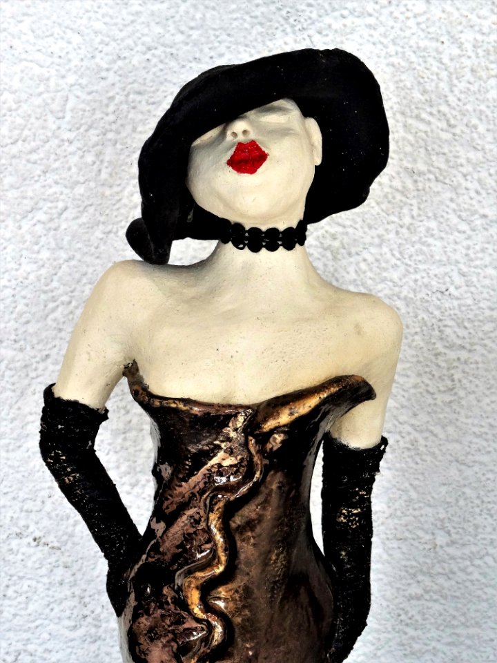 Figurine Sculpture