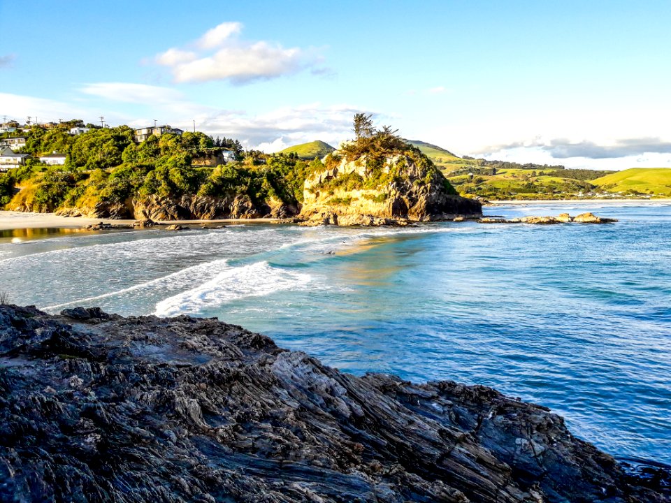 Coast Sea Body Of Water Coastal And Oceanic Landforms