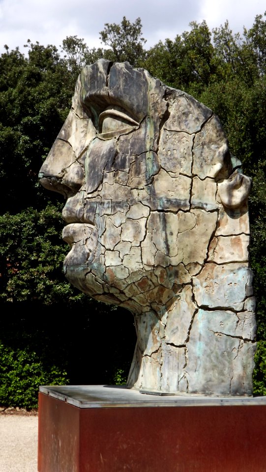 Sculpture Tree Monument Statue