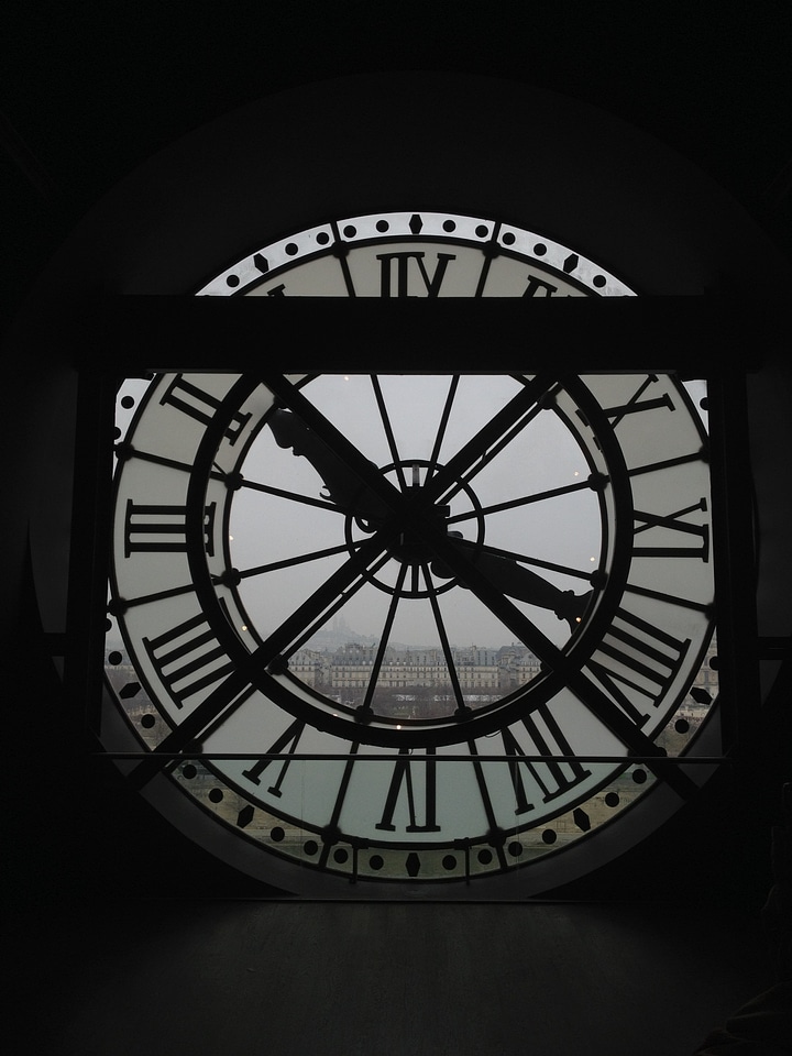 Orsay architecture contrast