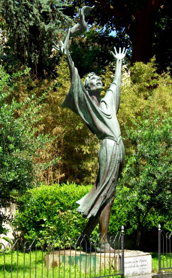 Statue Sculpture Tree Garden