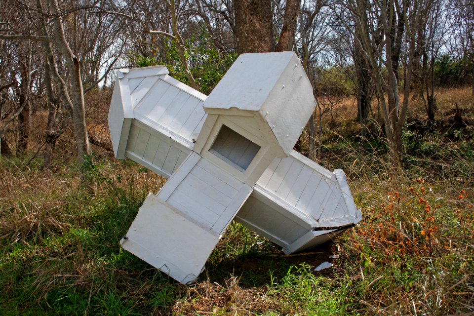 Vehicle Grass Tree House