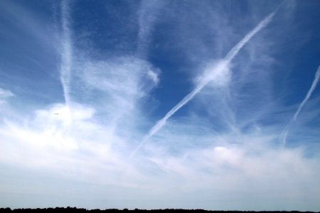 Sky Daytime Cloud Atmosphere photo