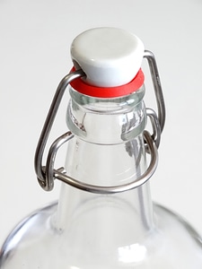 Water bottle beer bottle closure