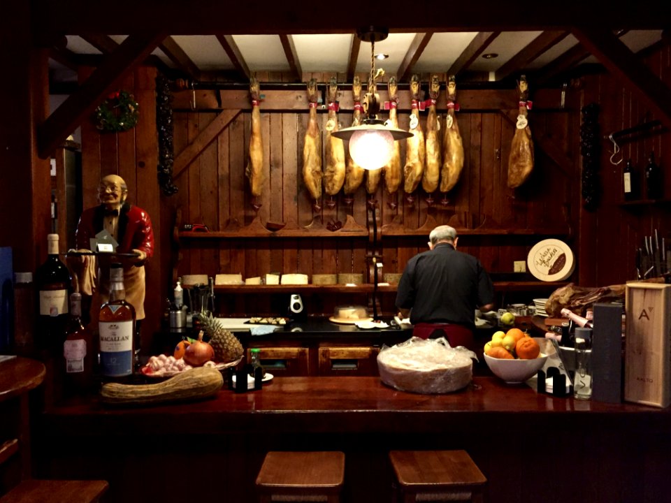 Interior Design Tavern