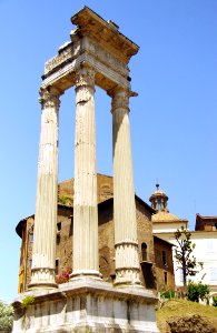 Historic Site Column Ancient Roman Architecture Landmark