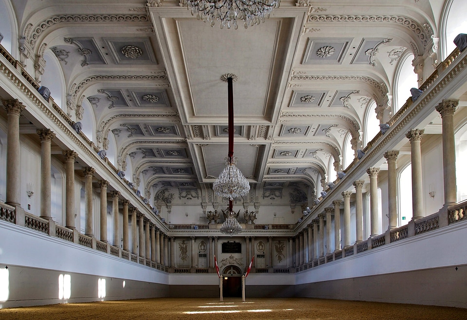 Building ring interior