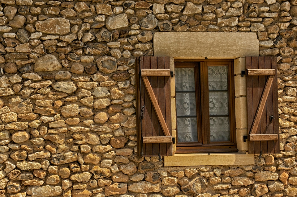Window shutters stones