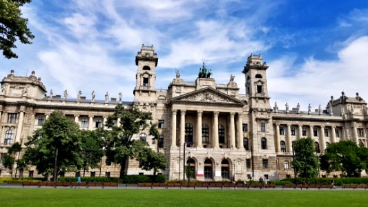 Landmark, Stately Home, Sky, Palace photo