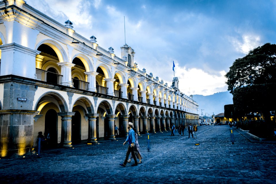 Sky, Landmark, Building, Tourist Attraction