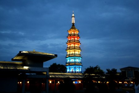 Tower, Landmark, Sky, Tourist Attraction photo