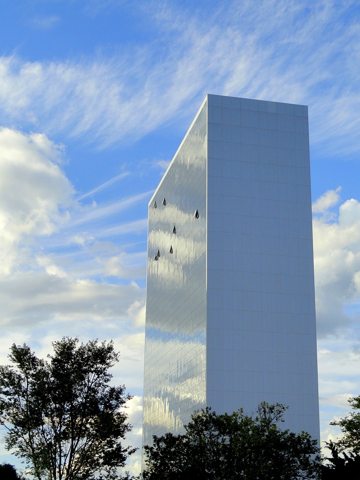 Structure glass reflections