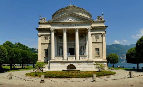 Landmark, Sky, Classical Architecture, Stately Home photo