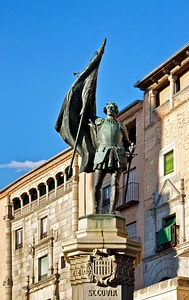 Monument juan bravo building