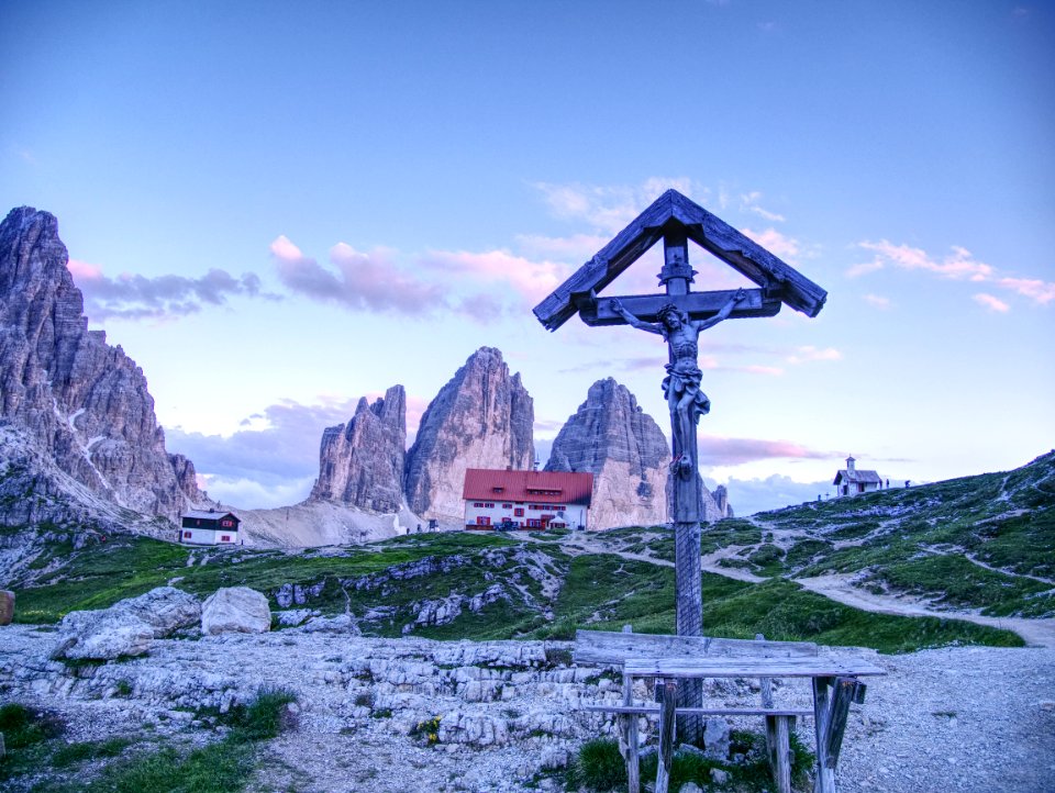 Sky, Mountainous Landforms, Mountain Range, Landmark