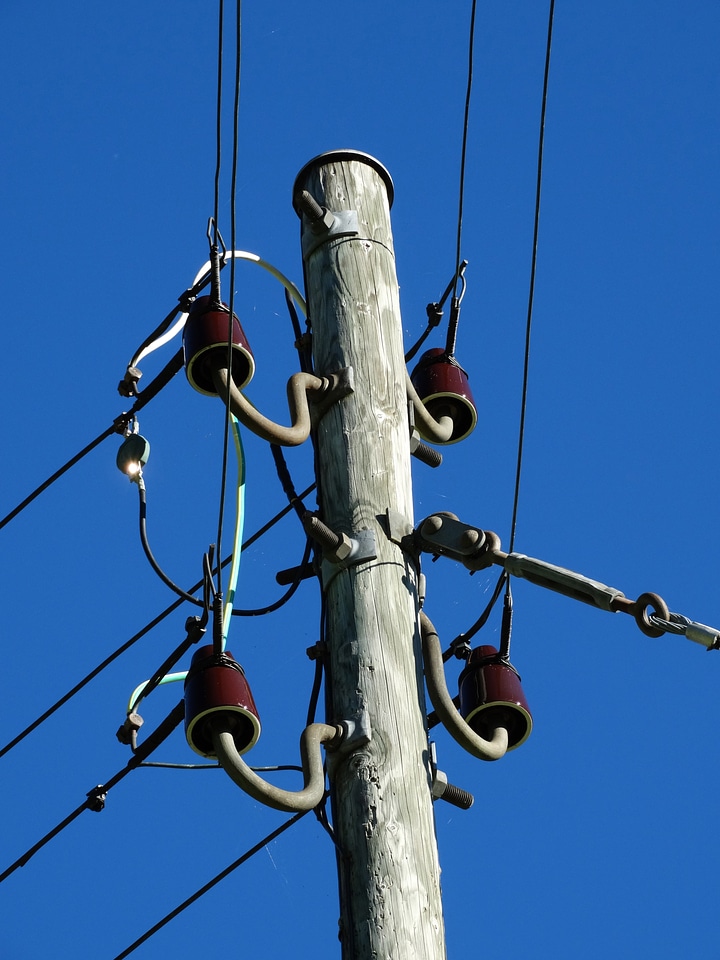 Current conducting electricity market current