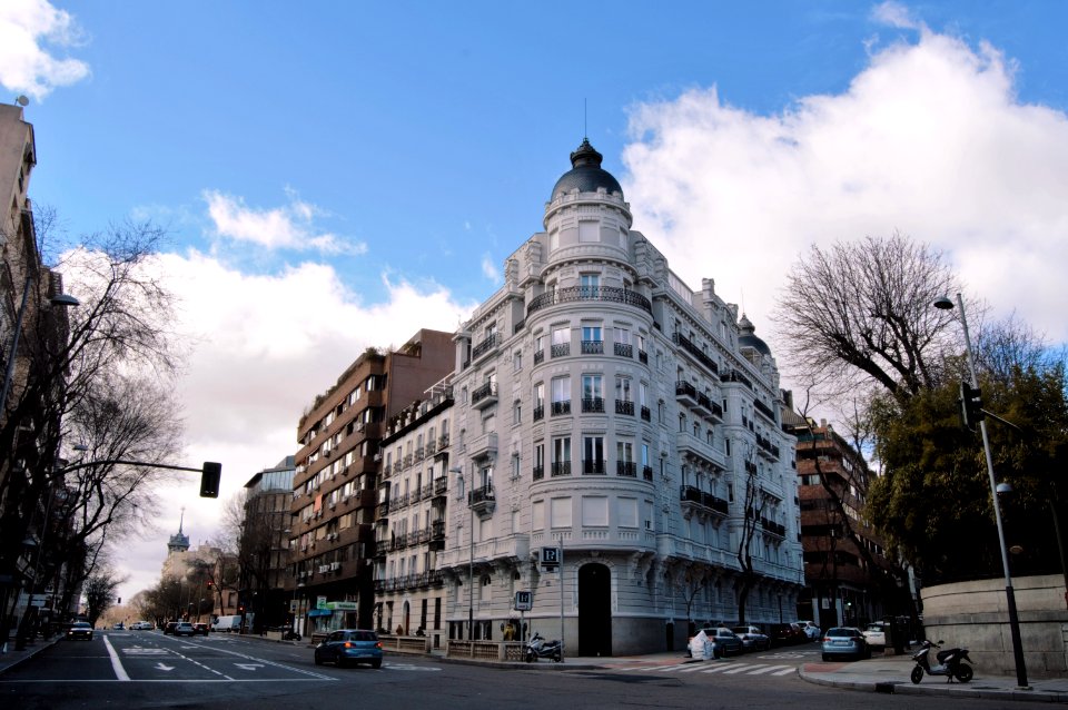 Building, Sky, Landmark, Metropolis