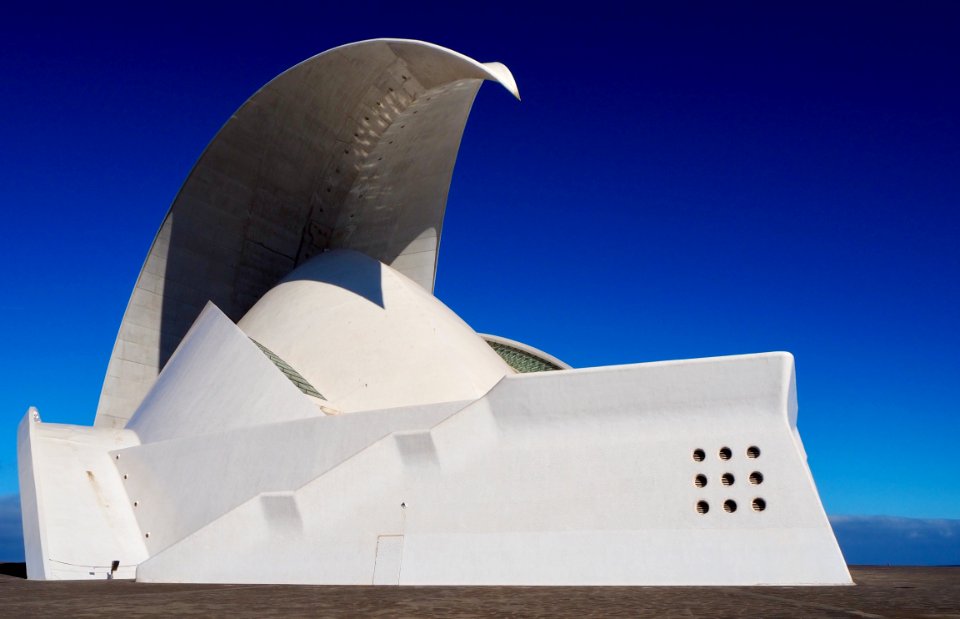 Sky, Architecture, Daytime, Fin