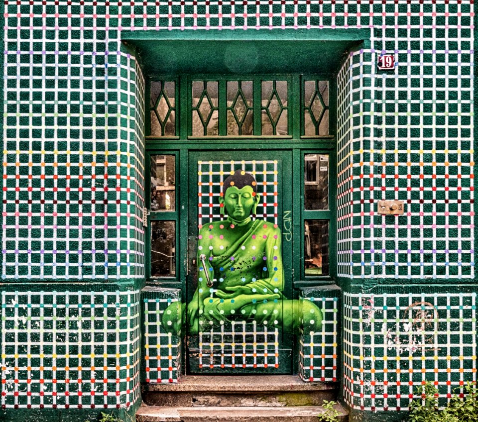 Green, Landmark, Structure, Wall