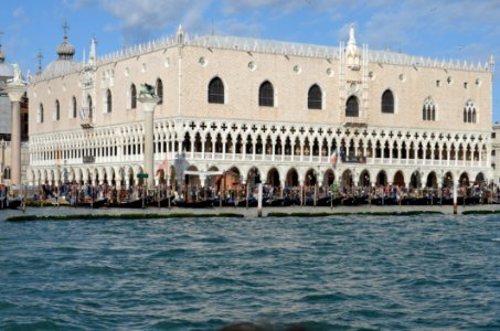 Waterway, Palace, Water Transportation, Building photo