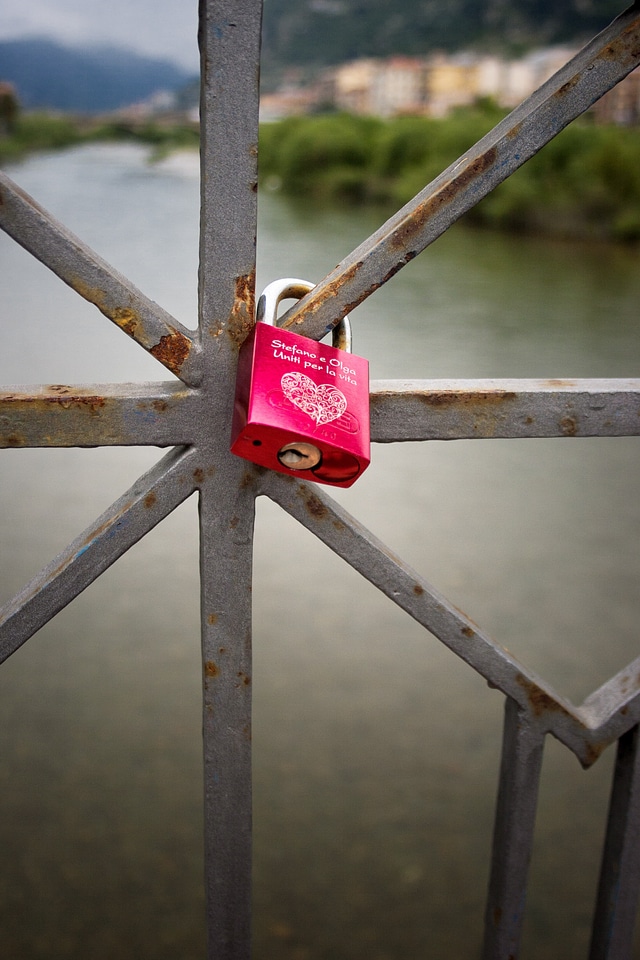 Symbol metal love