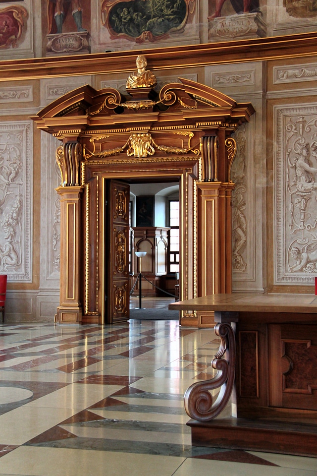 Interior palace art