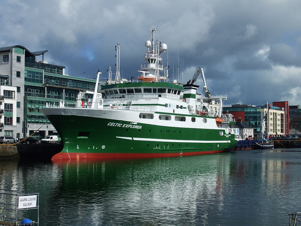 Cargo ireland shipping
