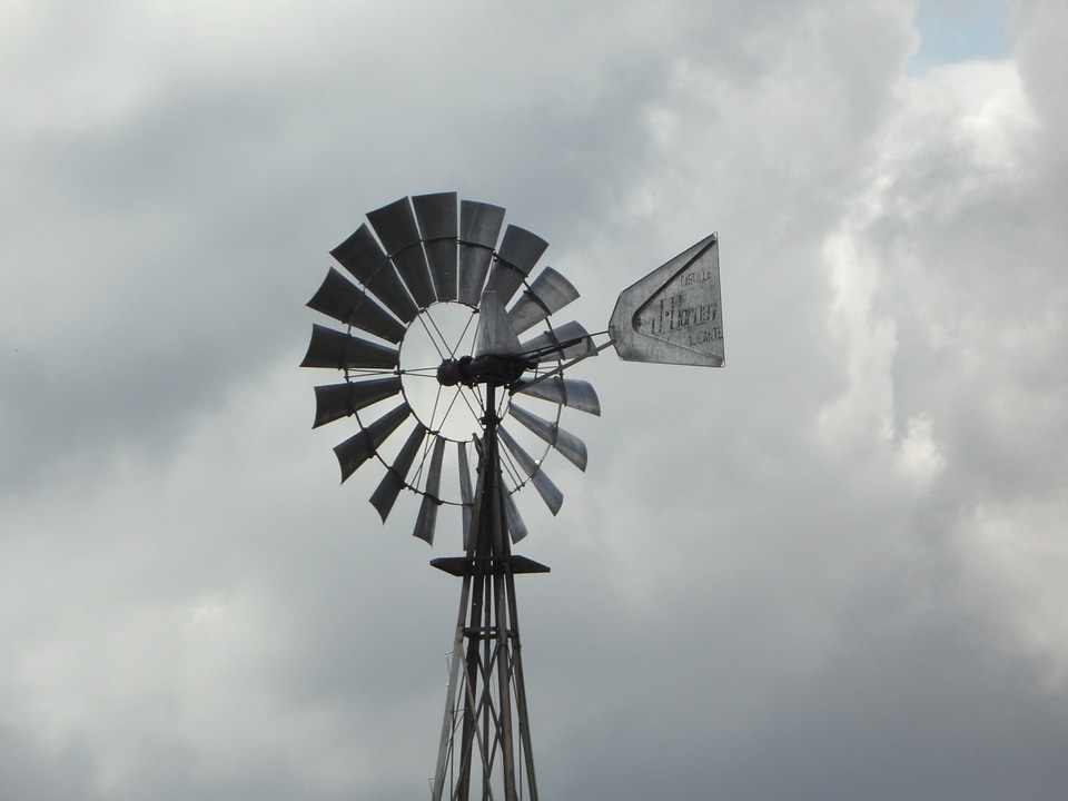 Metal clouds water pump