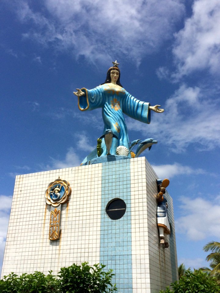 Statue Landmark Monument Sky
