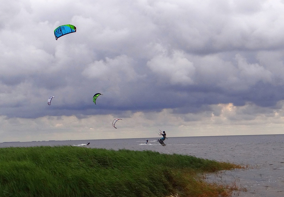 Kiteboarding recreation wind