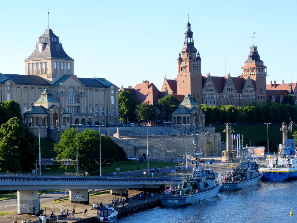 Waterway City River Tourist Attraction