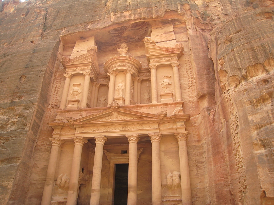 Landmark culture ruins