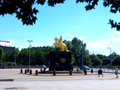 Landmark Monument Statue Tree