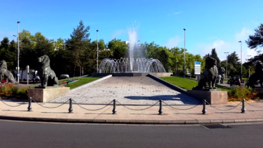 Plaza Town Square Fountain Monument photo