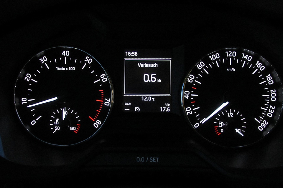 Consumption fuel consumption tachometer