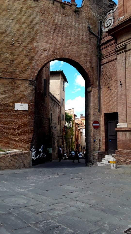 Arch Town Alley Neighbourhood