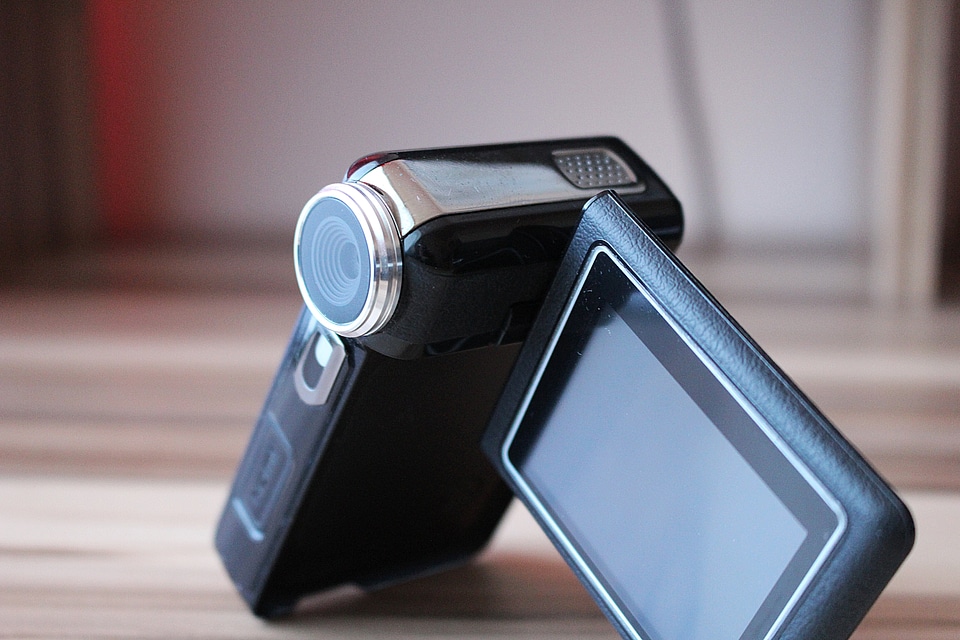 Video camera multimedia handcam