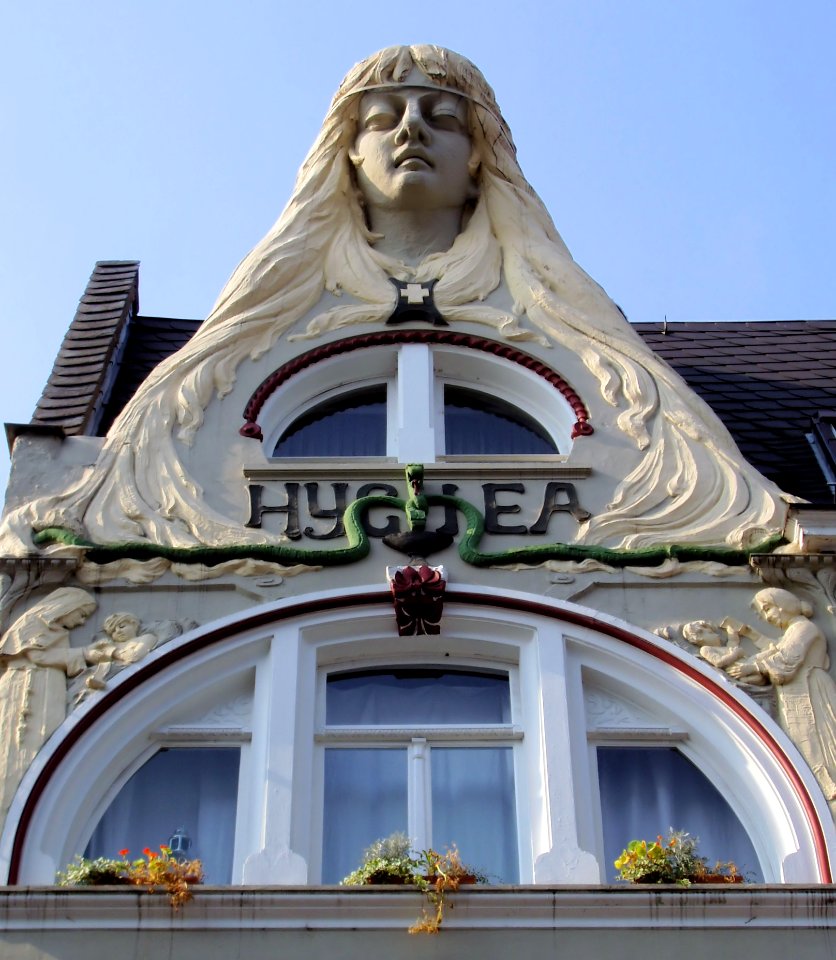 Statue Landmark Sculpture Building