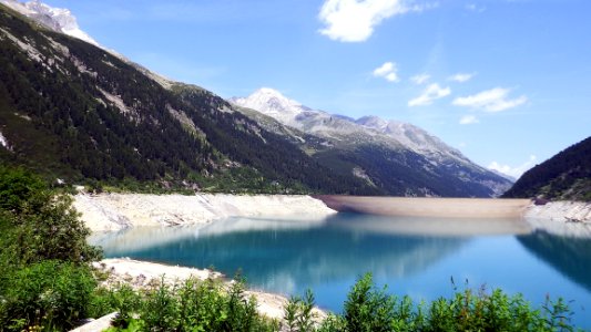Lake Tarn Wilderness Glacial Lake