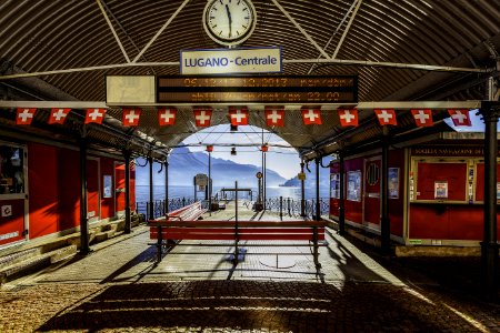 Lugano-centrale Signage