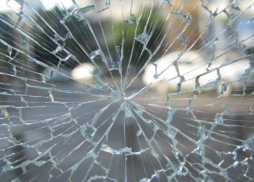 Cracked shattered toughened